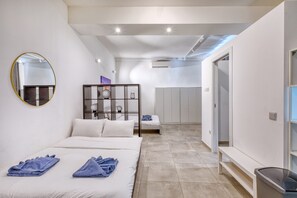 Escrivaninha, Wi-Fi de cortesia, roupa de cama
