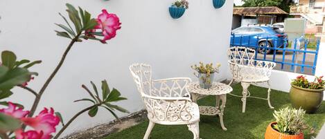 تناول الطعام بالخارج