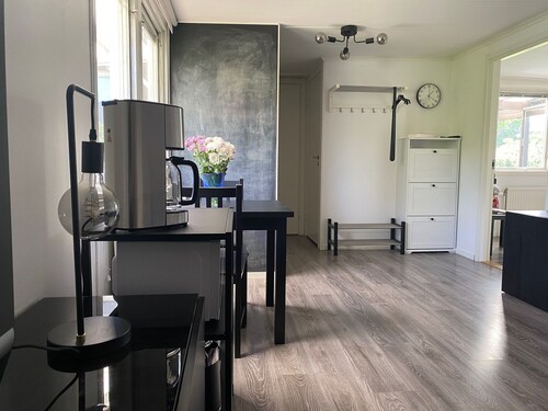 Cozy guesthouse with room for 1-4 guests, pets allowed!