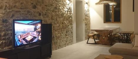 TV