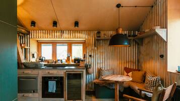 Kühlschrank, Ofen, Herdplatte, Geschirrspüler