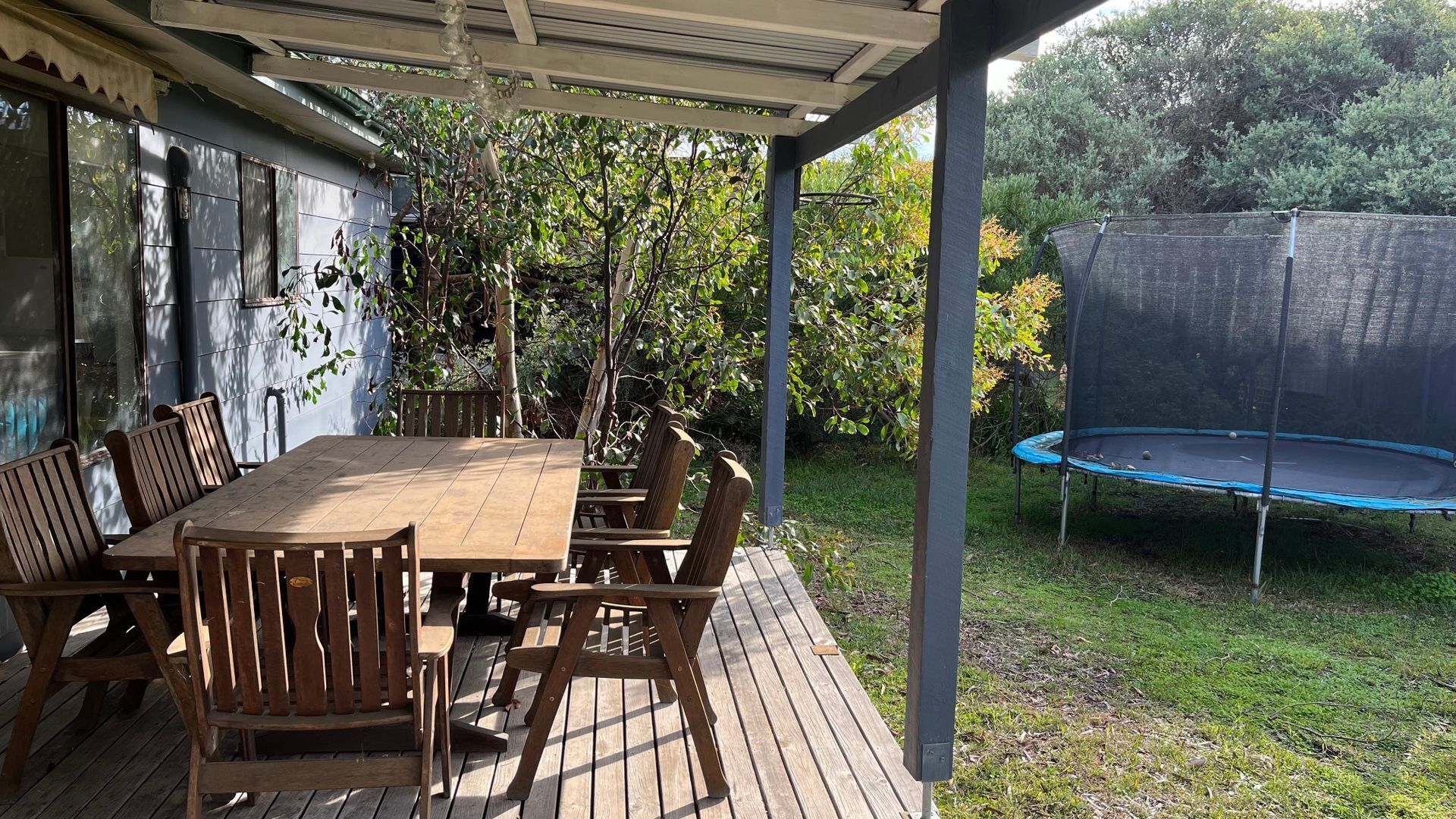 屋外ダイニングエリア