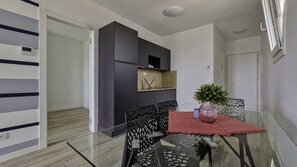 Leilighet, 1 soverom, balkong | Spisestue