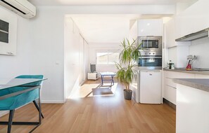 Microwave, oven, stovetop - Elegant, minimalist, exclusive (Palma)