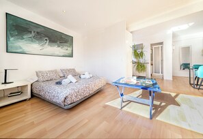 1 bedroom, iron/ironing board, WiFi, bed sheets - Elegant, minimalist, exclusive (Palma)