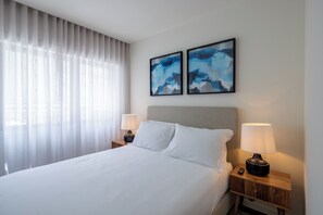 2 Schlafzimmer, Zimmersafe, Schreibtisch, Bügeleisen/Bügelbrett
