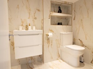 Towels - Pass the Keys | The Soak House - Great Hot Tub! (Rye)