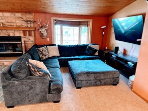 Smart TV, fireplace