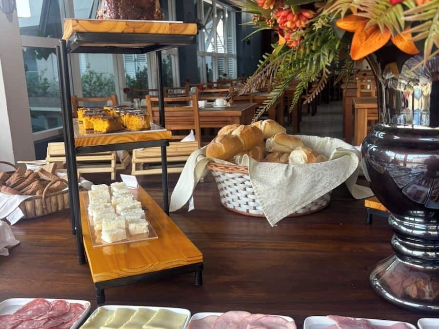 Komplett frokost er inkludert hver dag