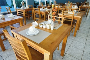 Gratis komplett frukost varje dag