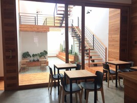 Desayuno continental todos los días (con cargo)