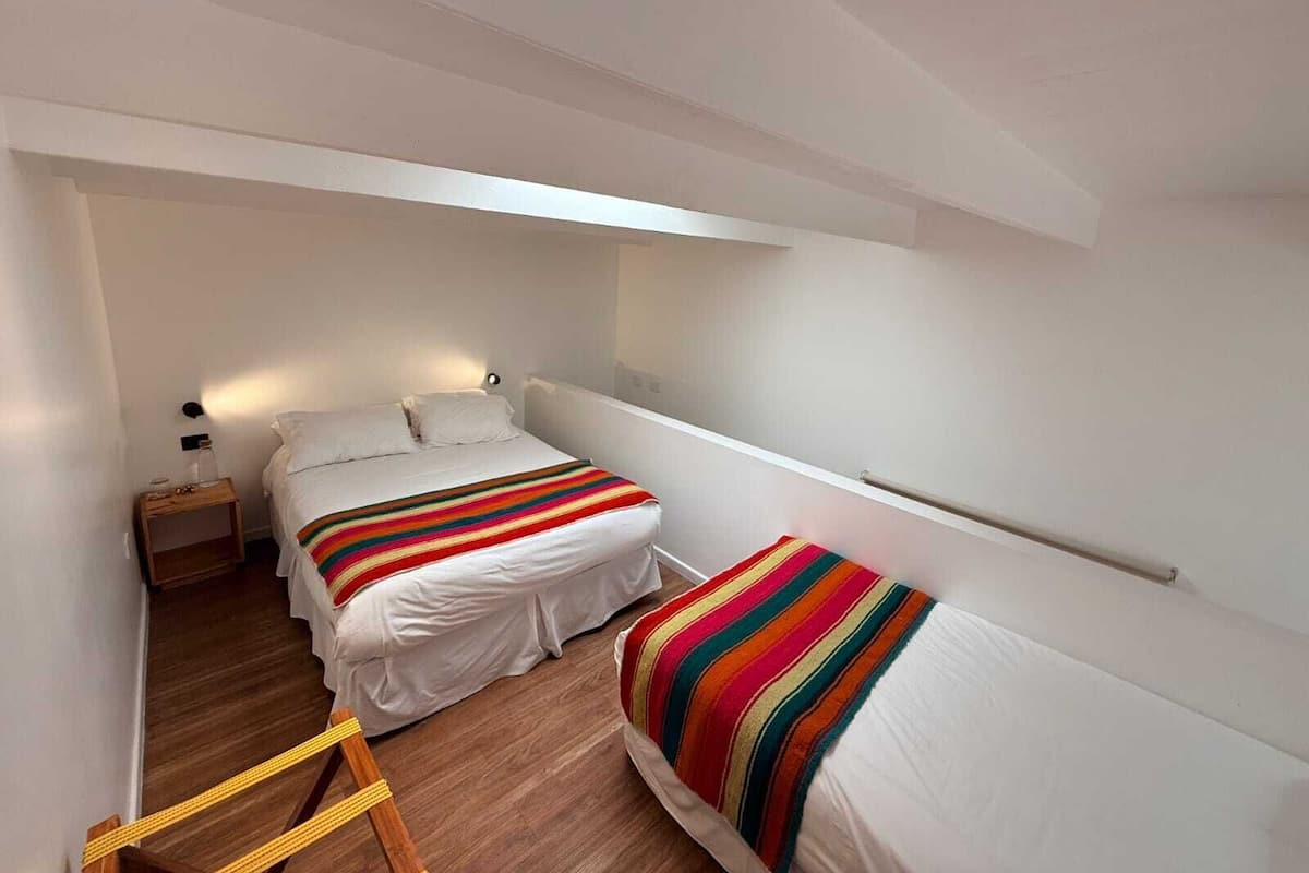 Estudio familiar, vistas a la ciudad | Sábanas de algodón egipcio y ropa de cama de alta calidad