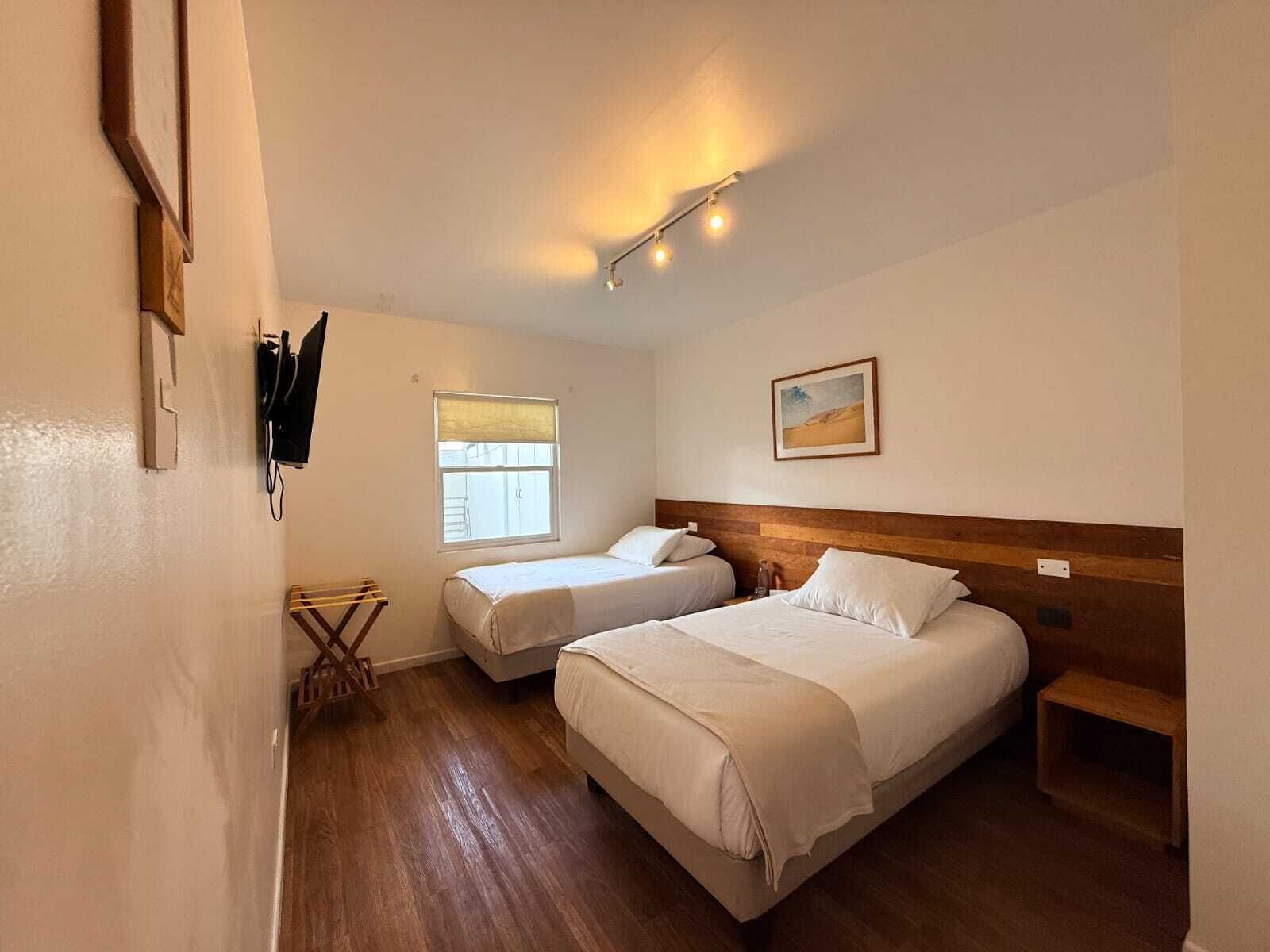 Habitación doble superior, patio, vistas a la ciudad | Sábanas de algodón egipcio y ropa de cama de alta calidad