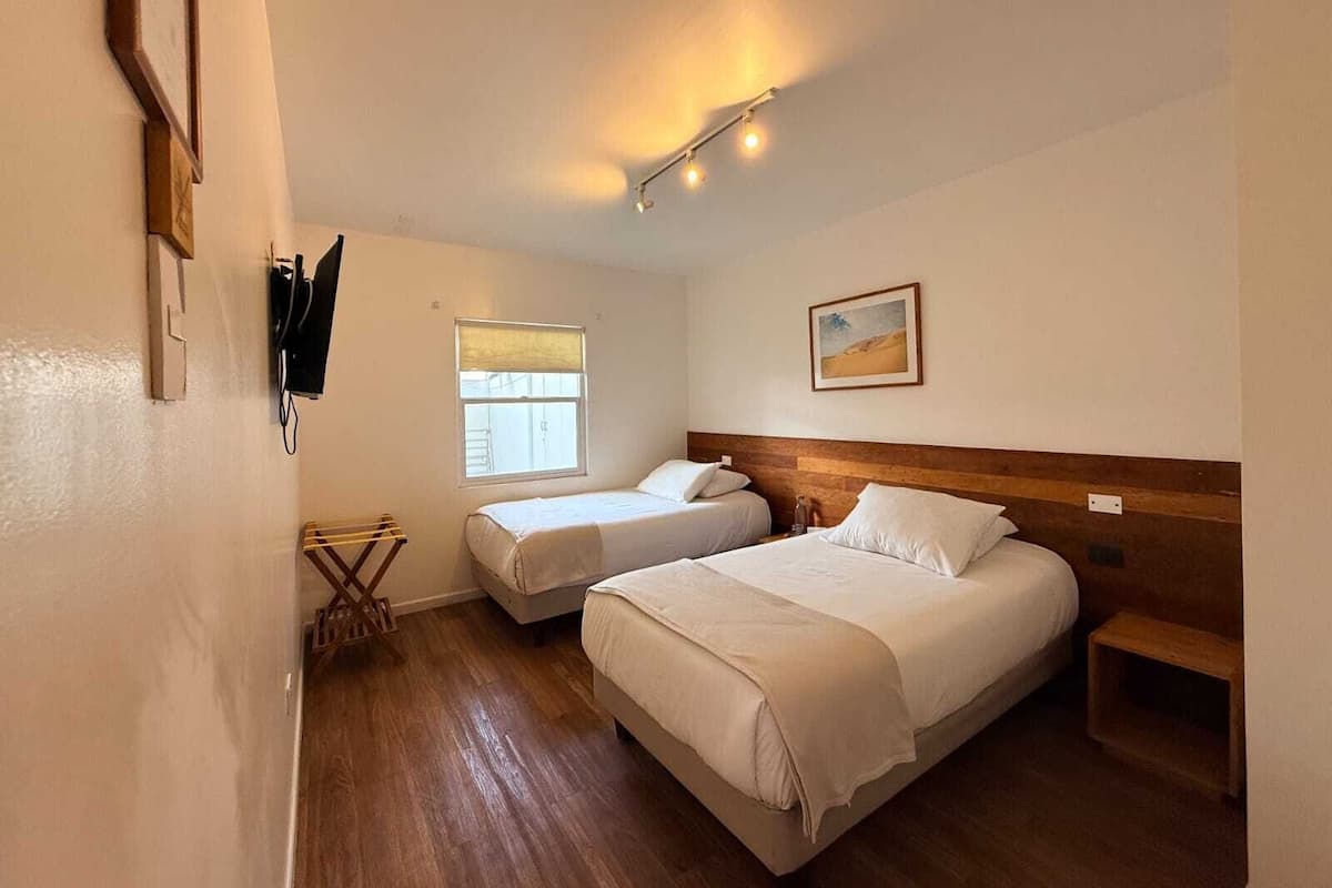 Habitación doble superior, patio, vistas a la ciudad | Sábanas de algodón egipcio y ropa de cama de alta calidad