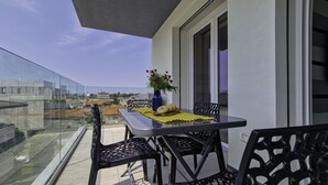 Unclassified image, 5 of 12, button - Modern Comfort With a View and Terrace (San Michele al Tagliamento)