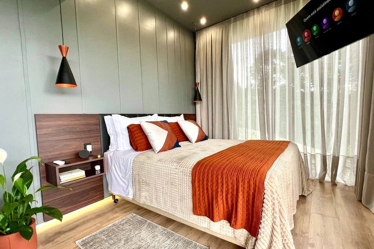 Honeymoon Cabin | Iron/ironing board, bed sheets