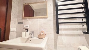 Dusche, Bidet, Handtücher
