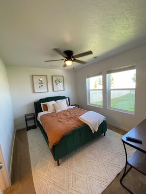 3 bedrooms, iron/ironing board, free WiFi, bed sheets