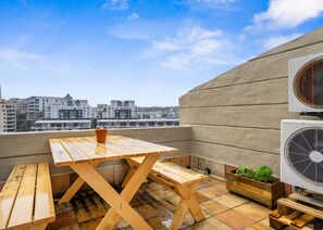 تناول الطعام بالخارج