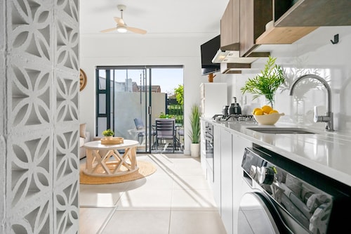 Studio on North - Studio Apartment, Sleeps 2