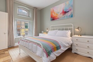 4 chambres, fer et planche à repasser, lit parapluie, Wi-Fi gratuit