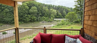 Charming 3-bedroom house with WiFi, AC in Historic Prattsville.