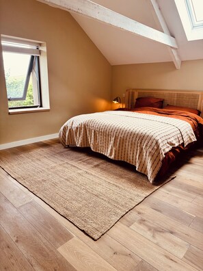 3 bedrooms, WiFi, bed sheets
