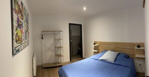 2 Schlafzimmer, Reisekinderbett, kostenloses WLAN, Bettwäsche