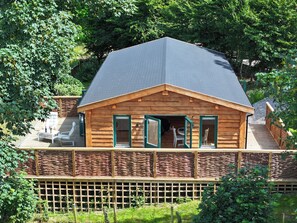 Cottage | Outdoor dining - Owl Lodge (Liskeard)