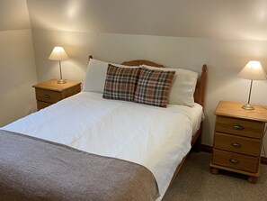 2 bedrooms, individually decorated, individually furnished, free WiFi - The Clocktower (Perth)