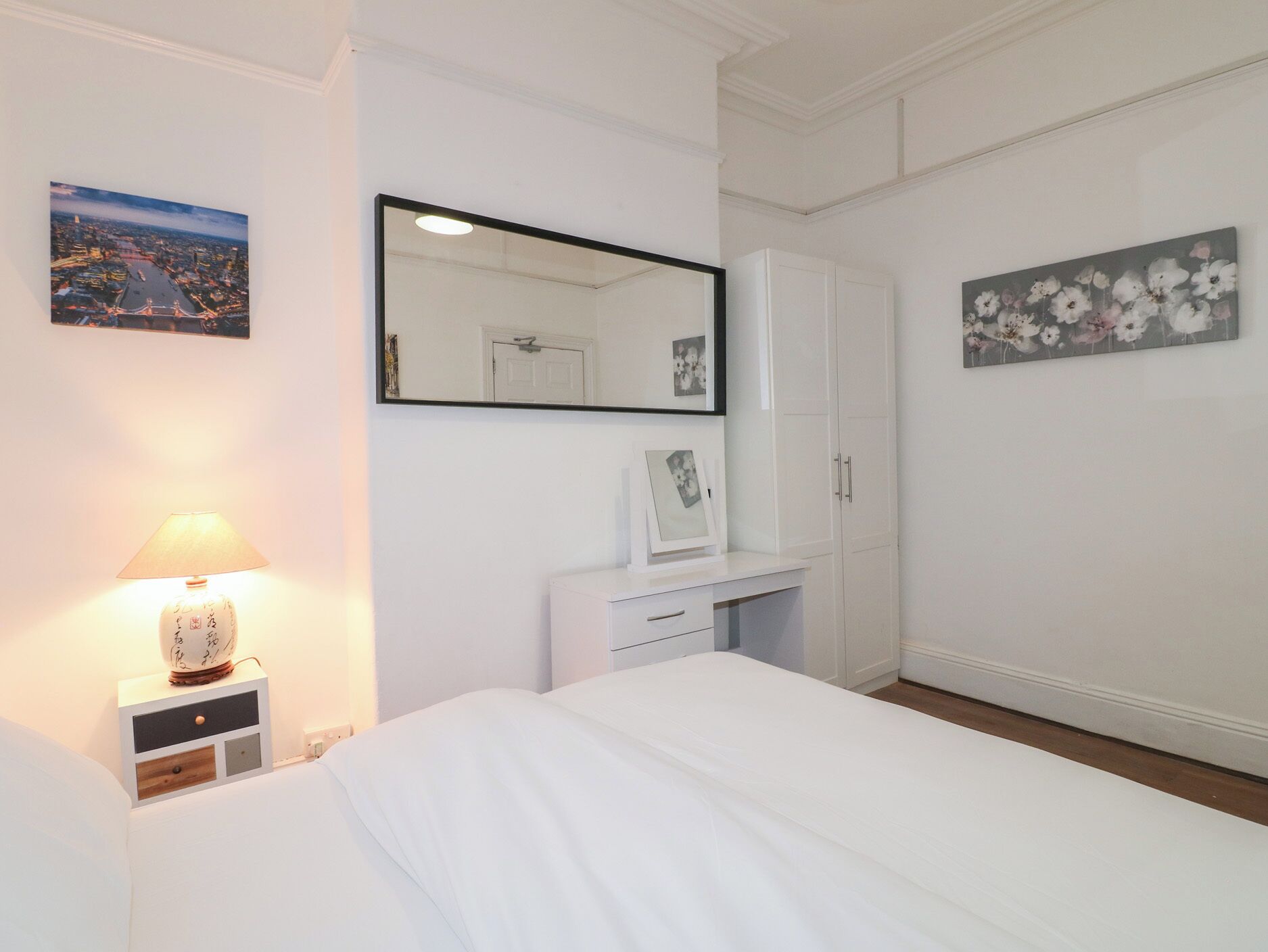 6 bedrooms, individually decorated, individually furnished, free WiFi