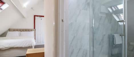 6 室のベッドルーム、客室ごとに異なる装飾、客室ごとに異なるインテリア、WiFi (無料)