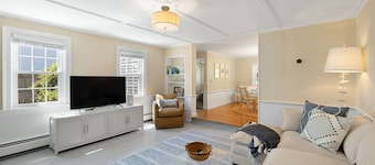 Heritage Home - Historic Home in Sandwich Village