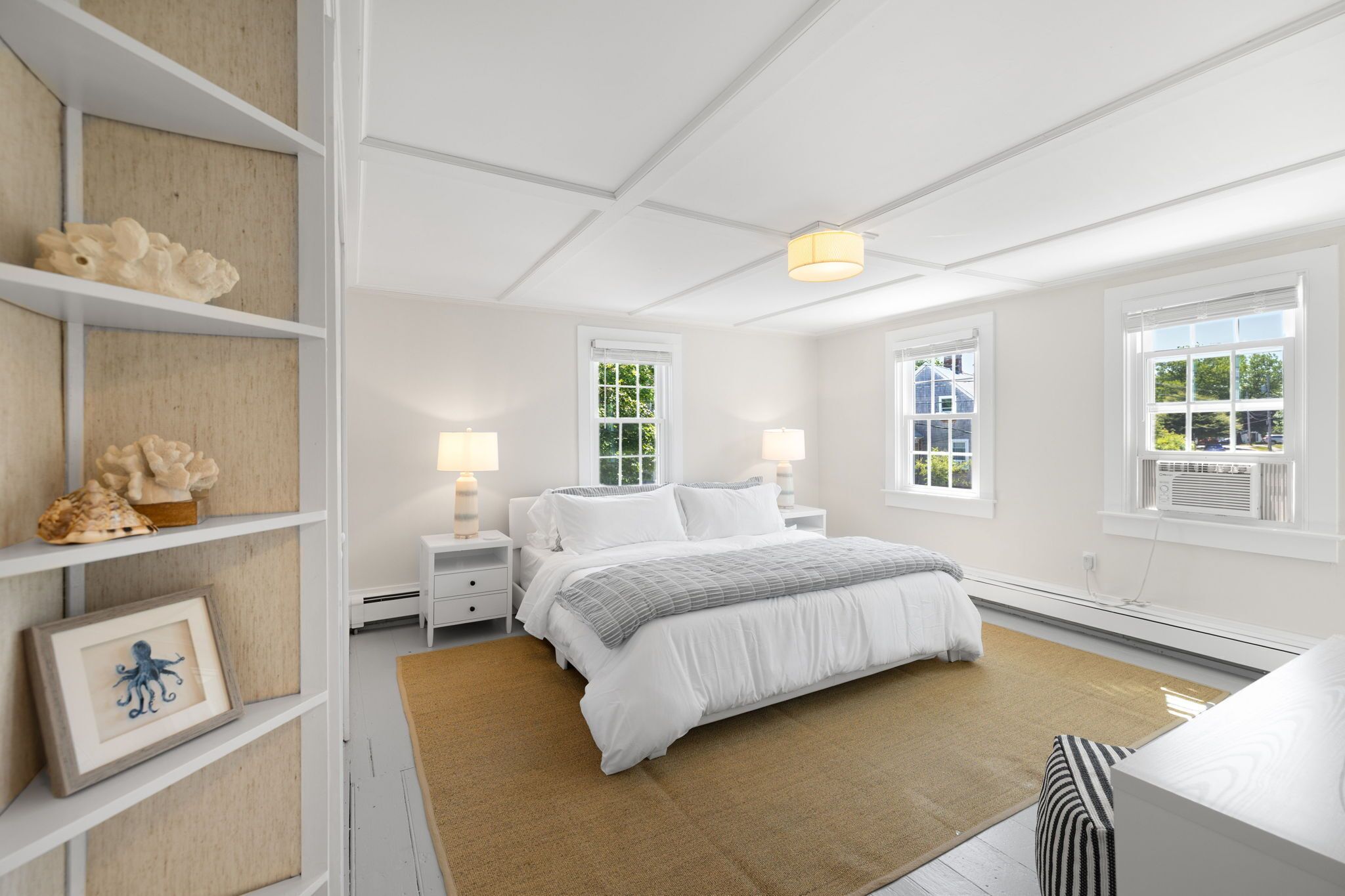 4 slaapkamers, een strijkplank/strijkijzer, reisbedje, gratis wifi