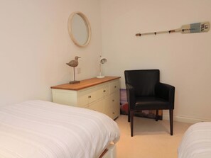 2 habitaciones, decoración personalizada y muebles diferentes