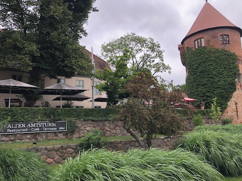 Ruhiges Ferienhaus im Zentrum von Lübz Mecklenburgische Seenplatte Carport Hafen