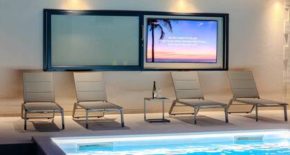 Charming 3BR Villa with Heated Pool, Sauna and Gym