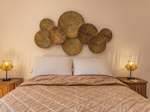 3 bedrooms, iron/ironing board, travel cot, WiFi