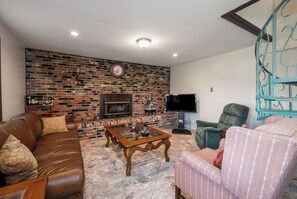 House (5 Bedrooms) | Floor plan