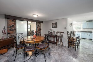 Maison (5 Bedrooms) | Plan d’étage