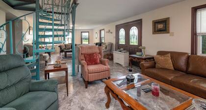 Family 5BR Home Pets OK, Big Yard & Grill