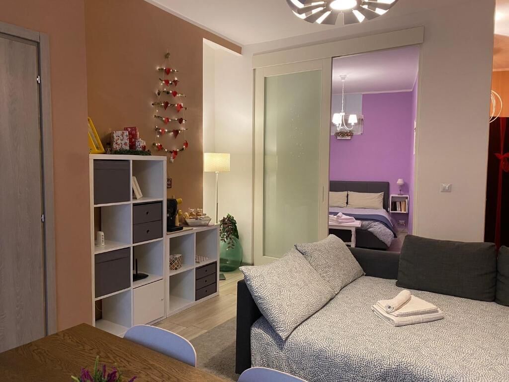 1 bedroom, travel cot, free WiFi, bed sheets