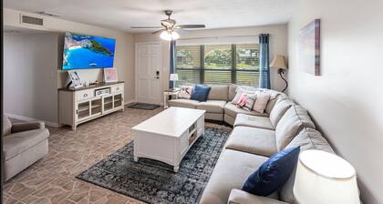 🌴 Spacious 4BR Oasis Private Pool 20 Min to White Sand Beaches
