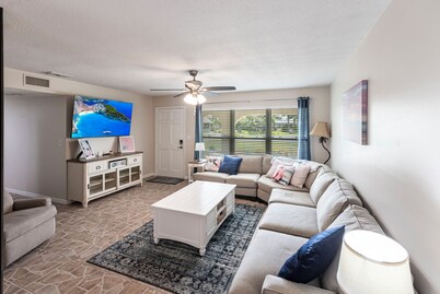 🌴 Spacious 4BR Oasis Private Pool 20 Min to White Sand Beaches