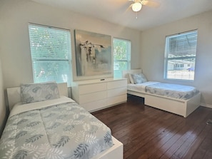 3 soverom, strykejern/-brett, wi-fi (inkludert) og sengetøy