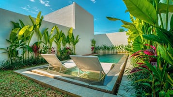 Outdoor pool, pool loungers