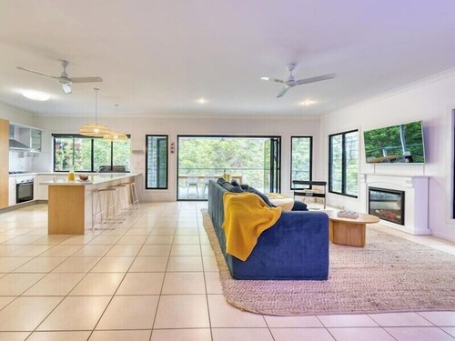 24 NAUTILUS Moreton island