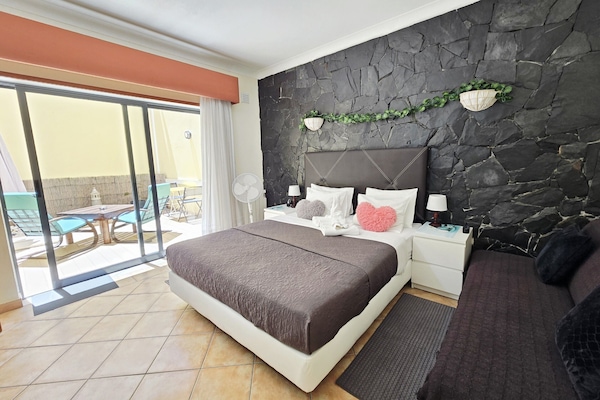Romantic Double Room, Private Bathroom | In-room safe, desk, laptop workspace, WiFi (free)