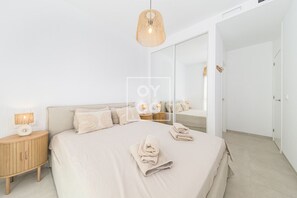 2 chambres, fer et planche à repasser, Wi-Fi gratuit, draps fournis