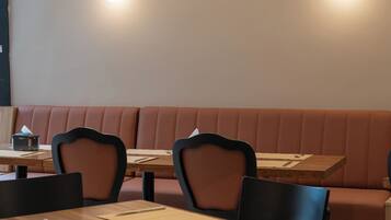 Desayuno buffet todos los días (con cargo)